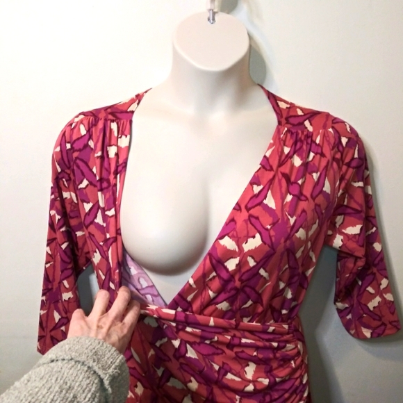 Expected By Lilac Clothing Berry Abstract, Jersey Knit Faux Wrap Nursing Dress - Picture 4 of 10